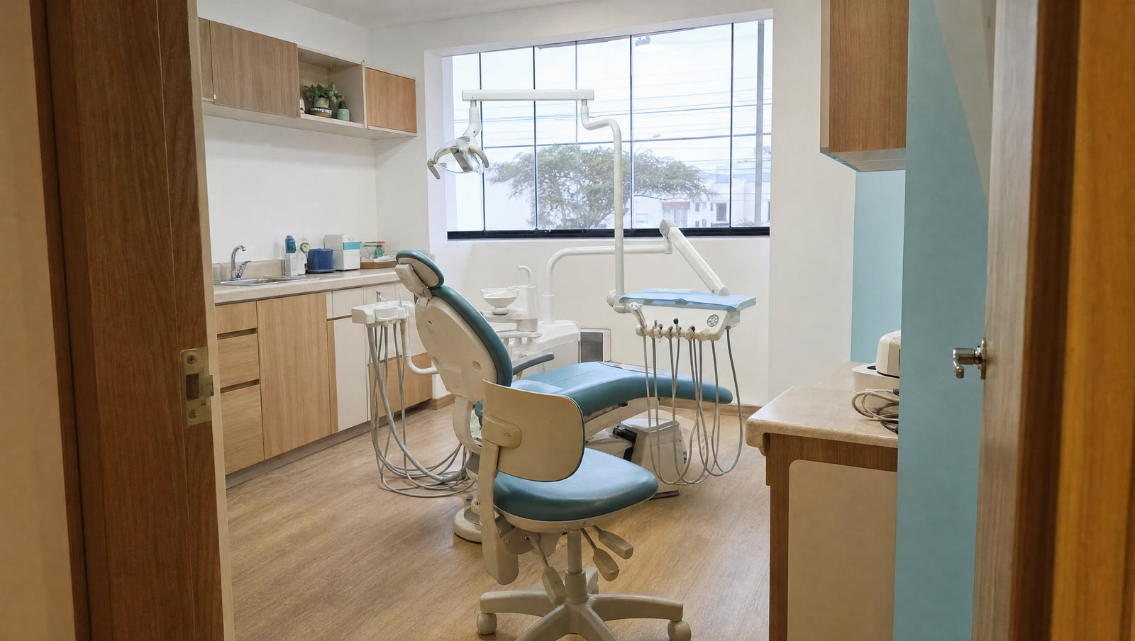 Box de atención de Lumina Dental, con luz natural