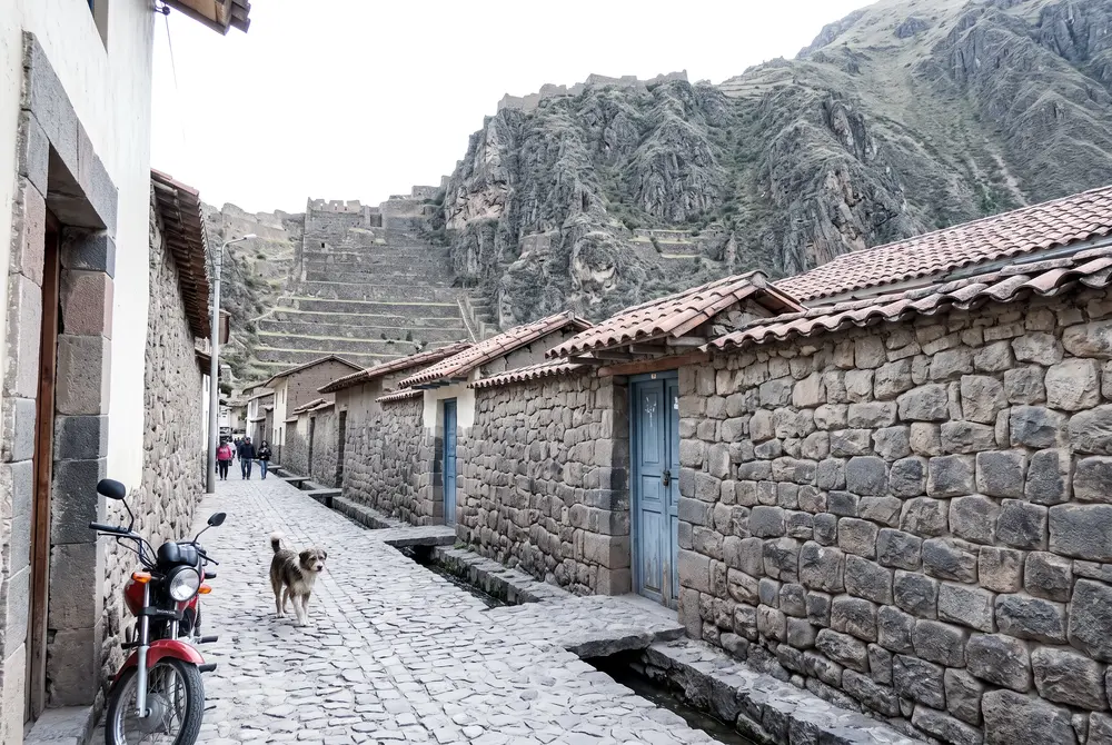 Ollantaytambo, el pueblo inca todavía habitado — Valle Sagrado clásico